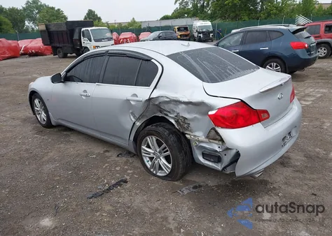 2015 Infiniti Q40 из США, поврежденный, VIN JN1CV6AP1FM501500